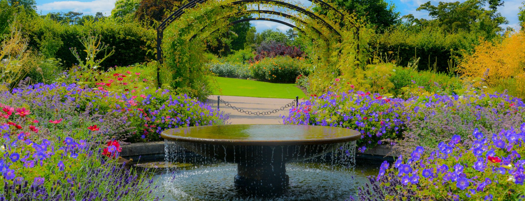 Great Britain English Gardens The Chelsea Flower Show Classic Escapes